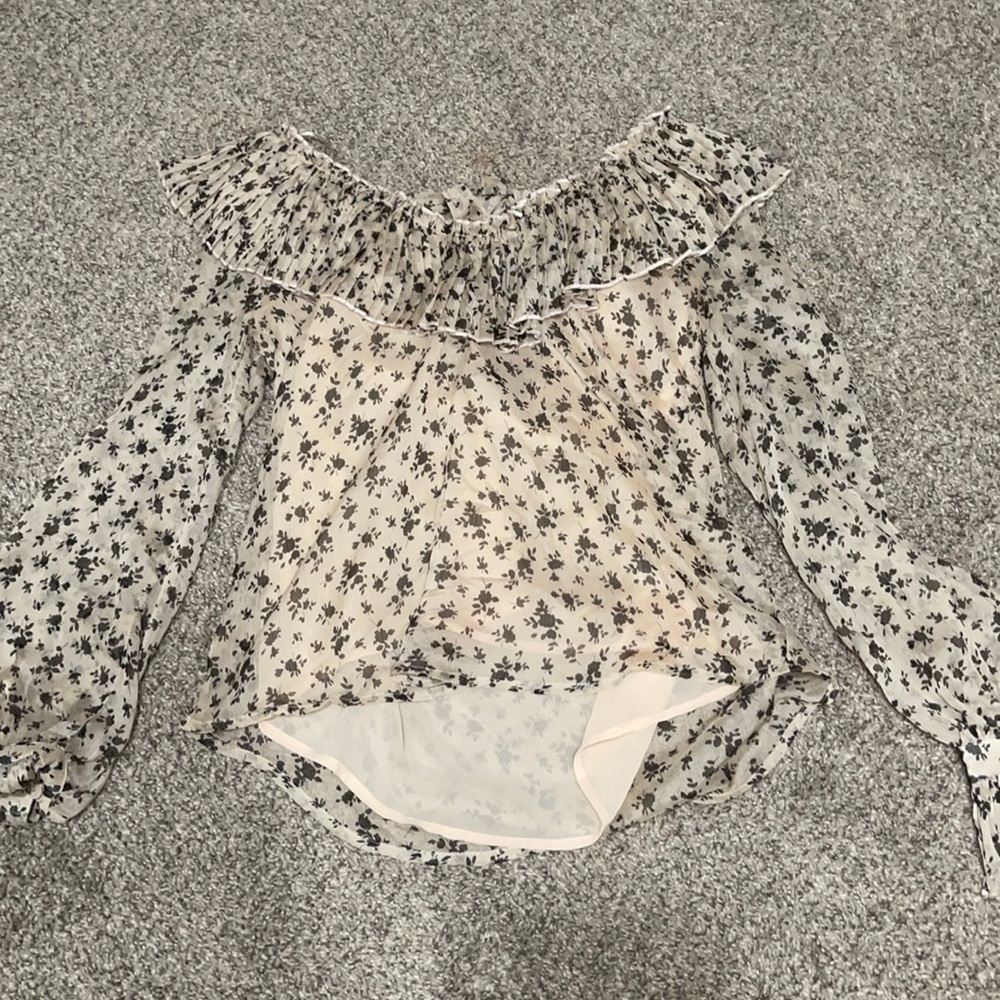 Cute blouse!!